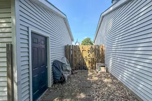 810 N 4th St, Saint John, IL 61873 - Photo 47