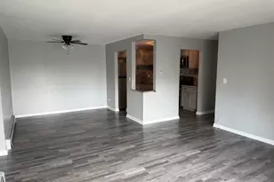 16W486 Lake Dr, Willowbrook, IL 60527 - Photo 3