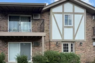 16W486 Lake Dr, Willowbrook, IL 60527 - Photo 1