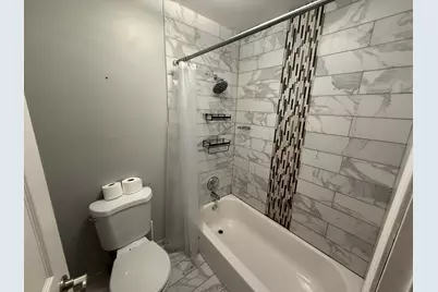 16W486 Lake Drive #201, Willowbrook, IL 60527 - Photo 9