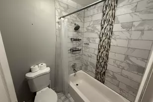 16W486 Lake Dr, Willowbrook, IL 60527 - Photo 9