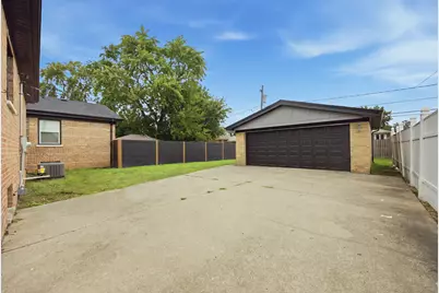 9243 S Francisco Avenue, Evergreen Park, IL 60805 - Photo 39