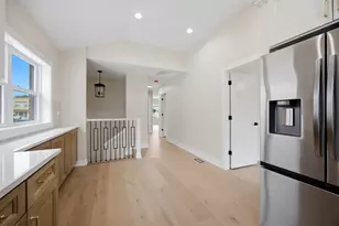 9243 S Francisco Ave, Evergreen Park, IL 60805 - Photo 15