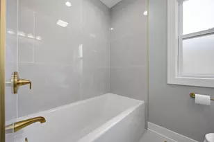 9243 S Francisco Ave, Evergreen Park, IL 60805 - Photo 17