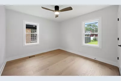 9243 S Francisco Avenue, Evergreen Park, IL 60805 - Photo 23