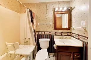75 Ridgewood Rd, Elk Grove Village, IL 60007 - Photo 13