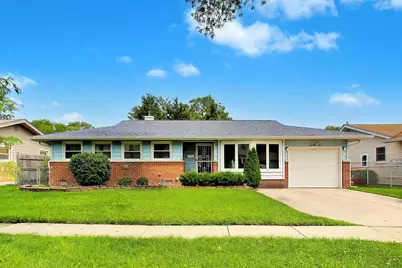 75 Ridgewood Road, Elk Grove Village, IL 60007 - Photo 1