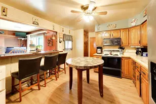 75 Ridgewood Rd, Elk Grove Village, IL 60007 - Photo 7