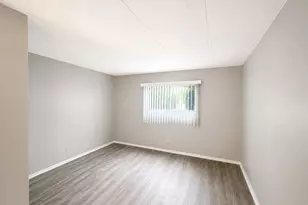 3850 S Parkway Dr, Northbrook, IL 60062 - Photo 5