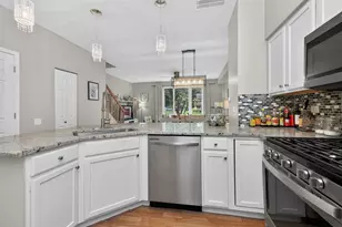 2940 Stonewater Dr, Naperville, IL 60564 - Photo 9