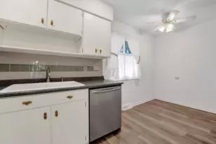 4100 Hudson Dr, Hoffman Estates, IL 60192 - Photo 9