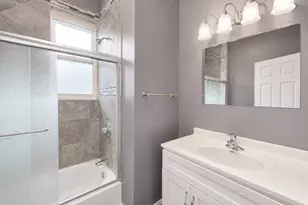 1807 N Lawndale Ave, Chicago, IL 60647 - Photo 9