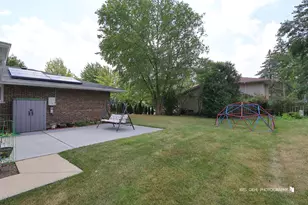 605 W Gilbert Rd, Palatine, IL 60067 - Photo 27