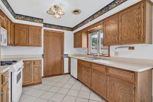 1817 Root St, Crest Hill, IL 60403 - Photo 17