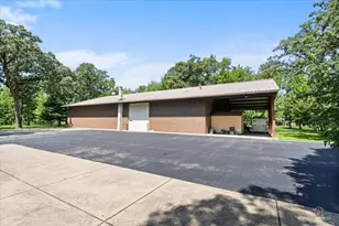 49W693 Hinckley Rd, Big Rock, IL 60511 - Photo 71
