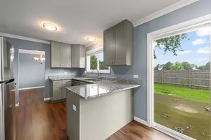 311 Thistle Dr, Bolingbrook, IL 60490 - Photo 9