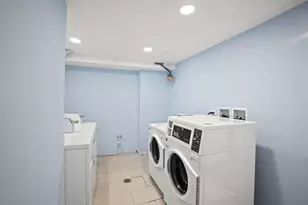 8440 W 95th St, Hickory Hills, IL 60457 - Photo 13