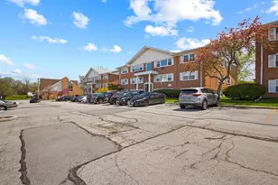 8440 W 95th St, Hickory Hills, IL 60457 - Photo 15
