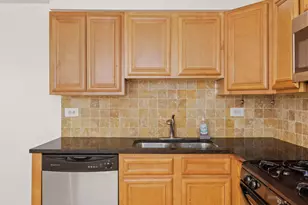 8440 W 95th St, Hickory Hills, IL 60457 - Photo 7