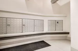 758 N Larrabee St, Chicago, IL 60654 - Photo 31