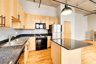 758 N Larrabee St, Chicago, IL 60654 - Photo 11