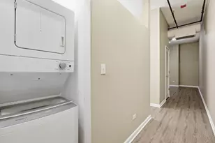 400 W Ontario St, Chicago, IL 60654 - Photo 5