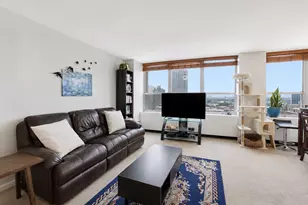 655 W Irving Park Rd, Chicago, IL 60613 - Photo 3