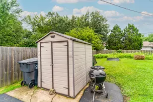 12231 W Bonnie Brook Ln, Beach Park, IL 60087 - Photo 19