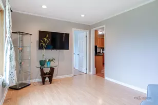 12231 W Bonnie Brook Ln, Beach Park, IL 60087 - Photo 7