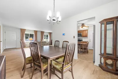 627 Maple Avenue, Lisle, IL 60532 - Photo 7