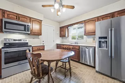 627 Maple Avenue, Lisle, IL 60532 - Photo 9
