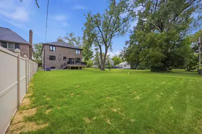 1738 Farwell Avenue, Des Plaines, IL 60018 - Photo 55