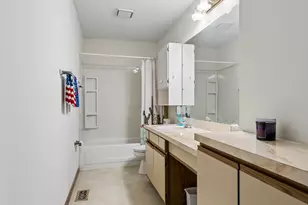 83 Midhurst Ct, Naperville, IL 60565 - Photo 11