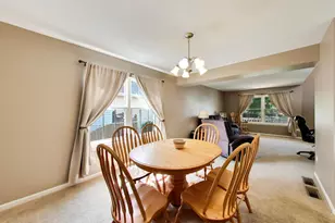 2365 Handley Ln, Aurora, IL 60502 - Photo 11
