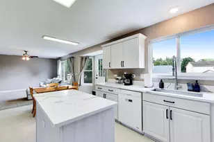 2365 Handley Ln, Aurora, IL 60502 - Photo 13