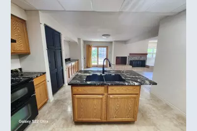 1602 S Highland Avenue, Freeport, IL 61032 - Photo 15