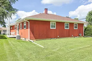 1305 Van St, Elgin, IL 60123 - Photo 3