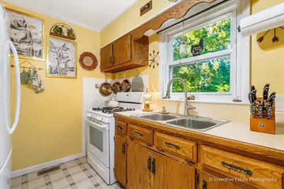 1051 Cottage Place, Joliet, IL 60436 - Photo 9