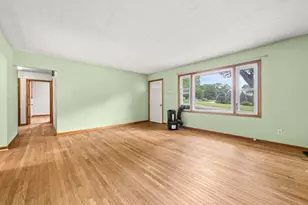 510 E Elizabeth Rd, Oregon, IL 61061 - Photo 5