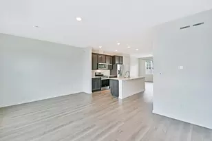 2129 Yellowstone Blvd, Mundelein, IL 60060 - Photo 13