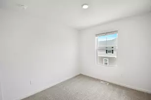 2129 Yellowstone Blvd, Mundelein, IL 60060 - Photo 21