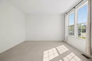 354 Hogan St, Bolingbrook, IL 60490 - Photo 5