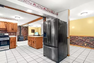 310 N View St, Hinckley, IL 60520 - Photo 9