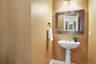 2411 Overview Dr, Buffalo Grove, IL 60089 - Photo 25