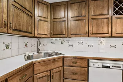 6936 N Kostner Avenue, Lincolnwood, IL 60712 - Photo 27