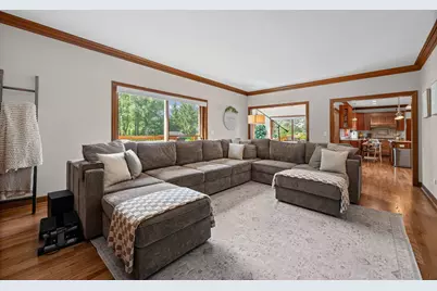 5657 Oakwood Circle, Long Grove, IL 60047 - Photo 9
