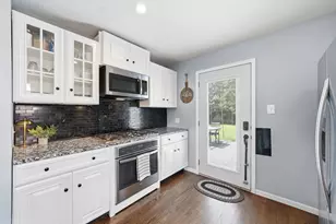 704 Long Rd, Glenview, IL 60025 - Photo 9
