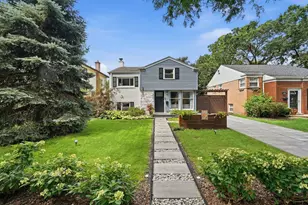 704 Long Rd, Glenview, IL 60025 - Photo 1
