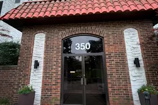 350 Plum Creek Dr, Wheeling, IL 60090 - Photo 1