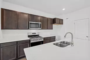 2819 Savana Dr, Joliet, IL 60435 - Photo 3